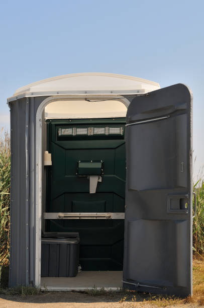 Best Handicap porta potty rental  in Meadow Les, AK